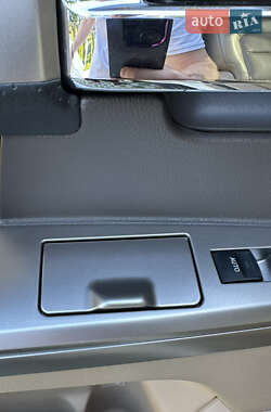 Внедорожник / Кроссовер Toyota Land Cruiser 2012 в 