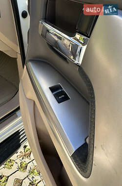 Внедорожник / Кроссовер Toyota Land Cruiser 2012 в 