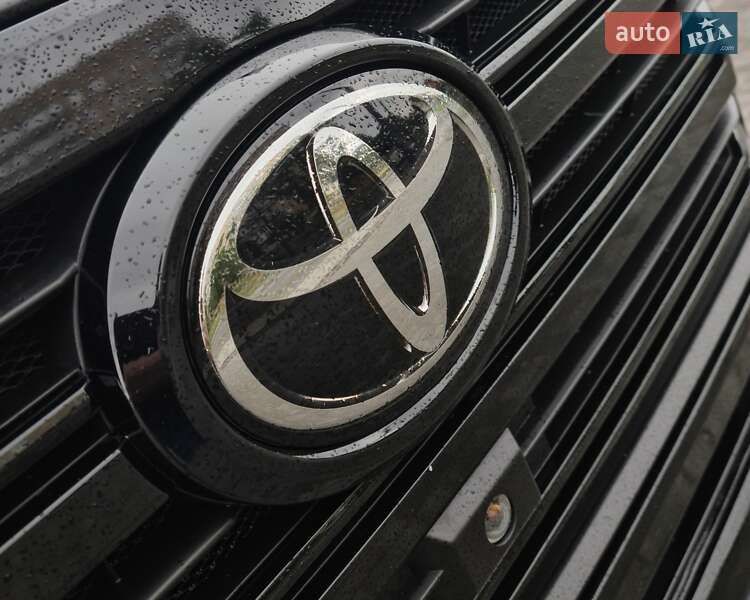 Внедорожник / Кроссовер Toyota Land Cruiser 2012 в Днепре