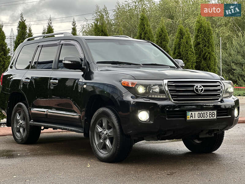 Toyota Land Cruiser 2011