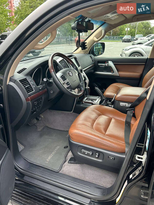 Внедорожник / Кроссовер Toyota Land Cruiser 2014 в Днепре