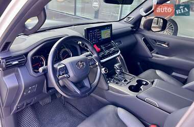 Внедорожник / Кроссовер Toyota Land Cruiser 2022 в 