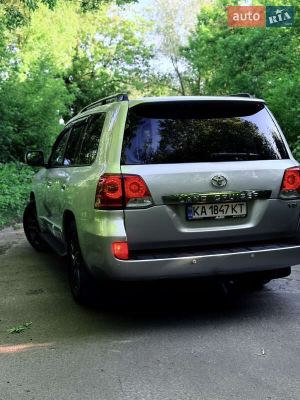 Позашляховик / Кросовер Toyota Land Cruiser 2013 в Луцьку