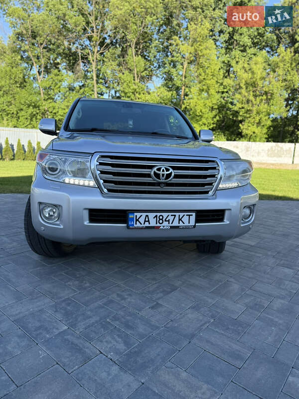 Позашляховик / Кросовер Toyota Land Cruiser 2013 в Луцьку