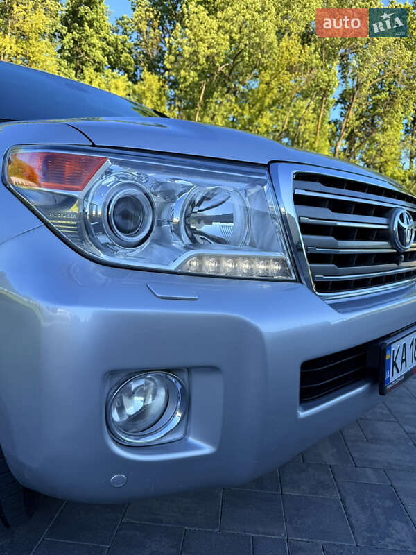 Позашляховик / Кросовер Toyota Land Cruiser 2013 в Луцьку