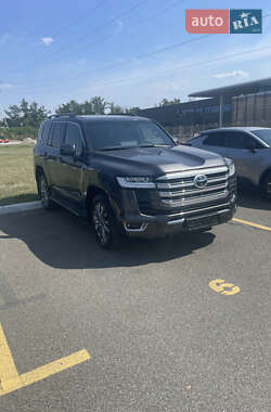 Внедорожник / Кроссовер Toyota Land Cruiser 2023 в Киеве