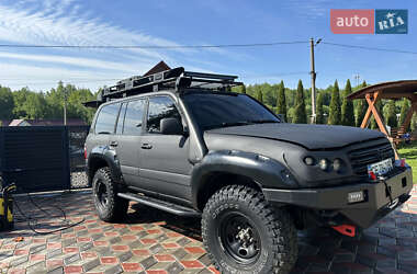 Позашляховик / Кросовер Toyota Land Cruiser 2000 в Чернівцях