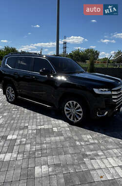 Внедорожник / Кроссовер Toyota Land Cruiser 2023 в 