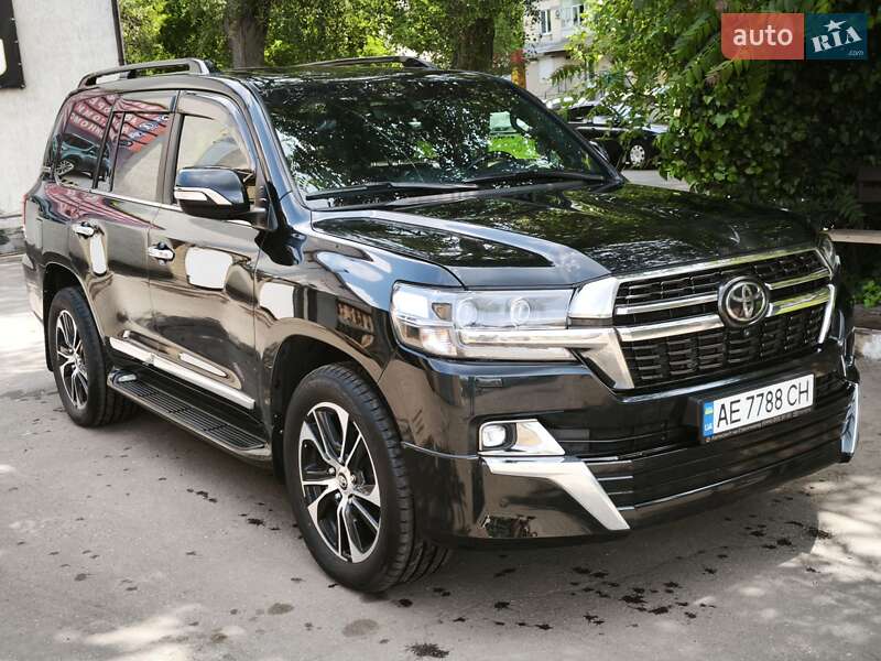Внедорожник / Кроссовер Toyota Land Cruiser 2020 в 