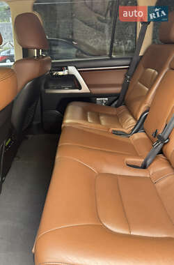 Внедорожник / Кроссовер Toyota Land Cruiser 2015 в 
