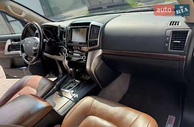 Позашляховик / Кросовер Toyota Land Cruiser 2014 в 