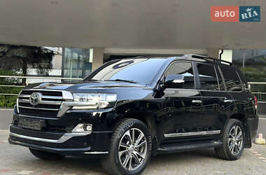 Внедорожник / Кроссовер Toyota Land Cruiser 2020 в 