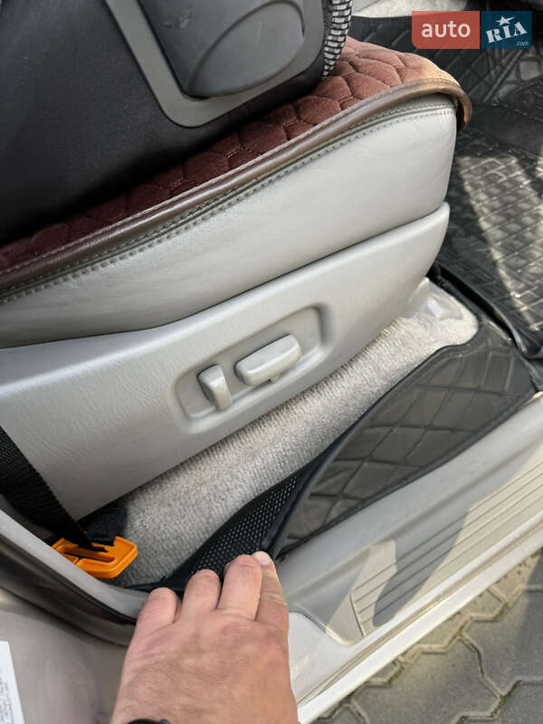 Внедорожник / Кроссовер Toyota Land Cruiser 2003 в Львове