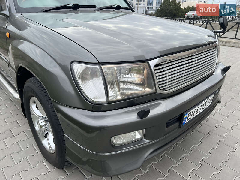 Внедорожник / Кроссовер Toyota Land Cruiser 1999 в Черноморске