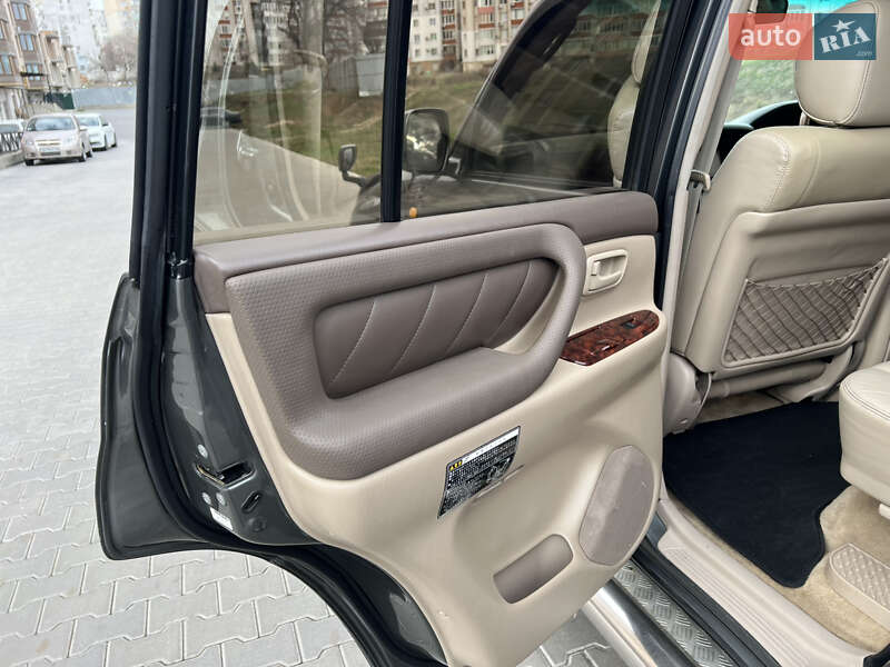 Внедорожник / Кроссовер Toyota Land Cruiser 1999 в Черноморске