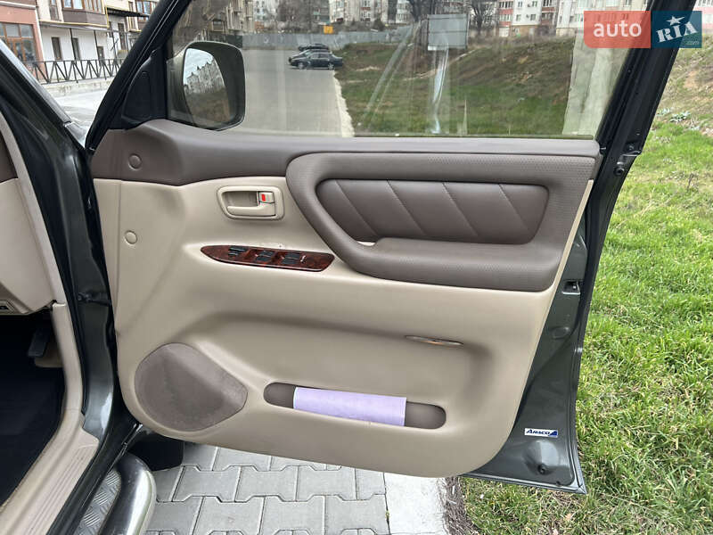 Внедорожник / Кроссовер Toyota Land Cruiser 1999 в Черноморске