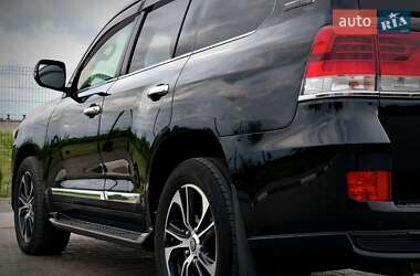 Внедорожник / Кроссовер Toyota Land Cruiser 2020 в 