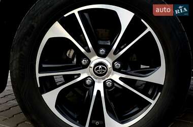 Внедорожник / Кроссовер Toyota Land Cruiser 2020 в 