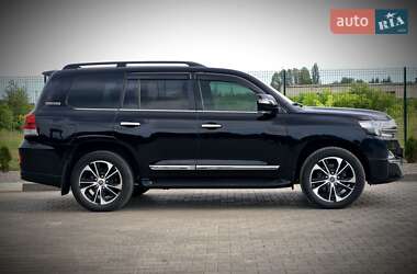 Внедорожник / Кроссовер Toyota Land Cruiser 2020 в 