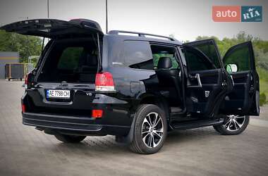 Внедорожник / Кроссовер Toyota Land Cruiser 2020 в 