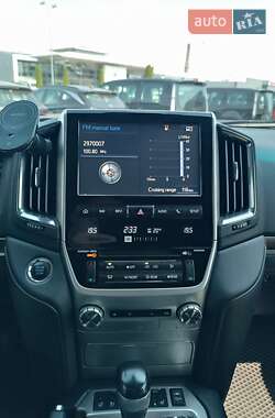 Внедорожник / Кроссовер Toyota Land Cruiser 2016 в 