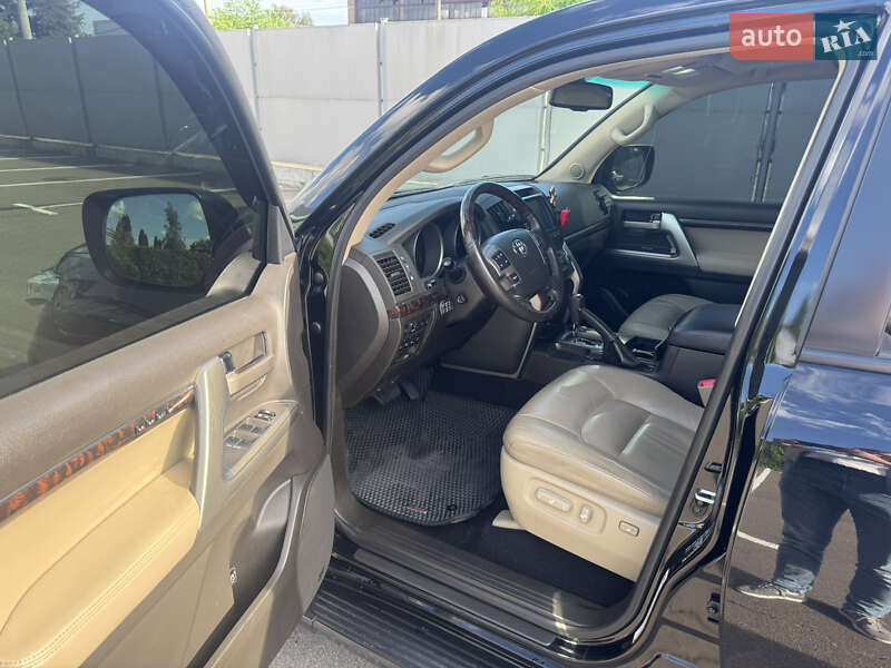 Внедорожник / Кроссовер Toyota Land Cruiser 2011 в Киеве фото 7 Внедорожник / Кроссовер Toyota Land Cruiser 2011 в Киеве