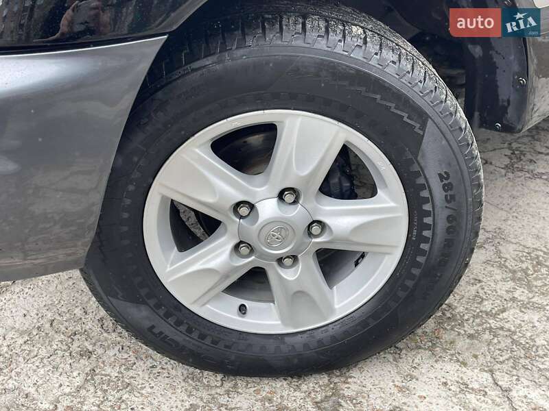 Внедорожник / Кроссовер Toyota Land Cruiser 2002 в Киеве