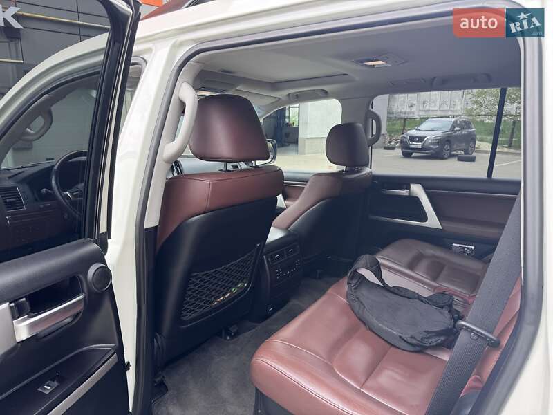 Позашляховик / Кросовер Toyota Land Cruiser 2019 в Львові фото 6 Позашляховик / Кросовер Toyota Land Cruiser 2019 в Львові