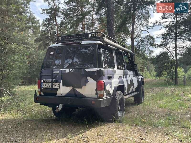 Внедорожник / Кроссовер Toyota Land Cruiser 2007 в Харькове