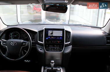 Позашляховик / Кросовер Toyota Land Cruiser 2019 в 