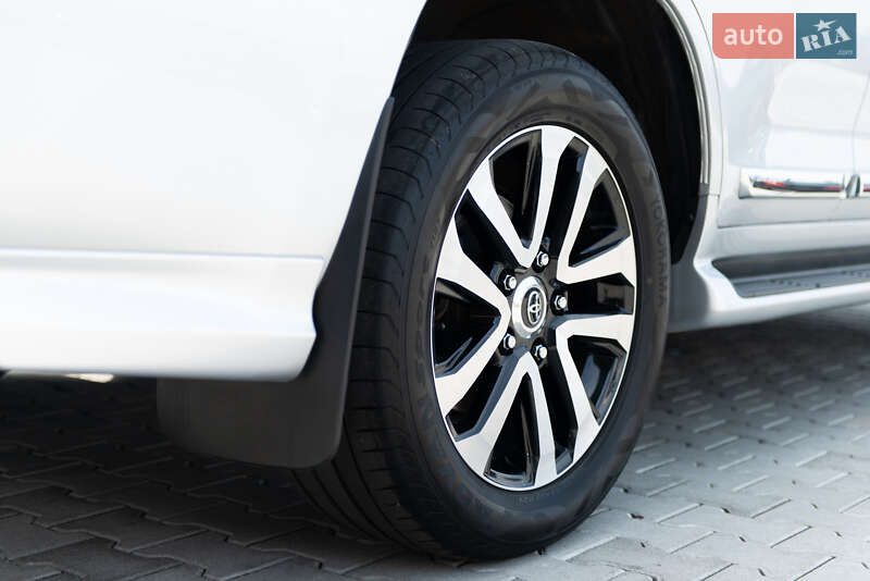 Внедорожник / Кроссовер Toyota Land Cruiser 2018 в Мукачево