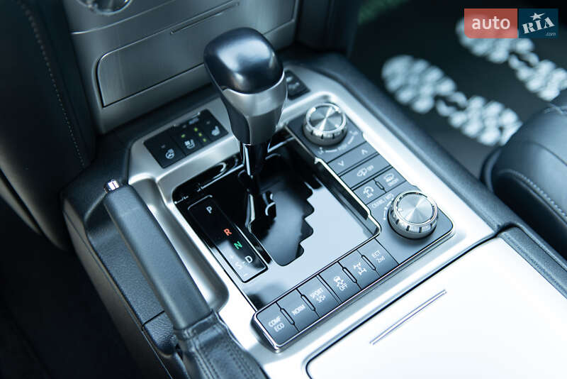 Внедорожник / Кроссовер Toyota Land Cruiser 2018 в Мукачево