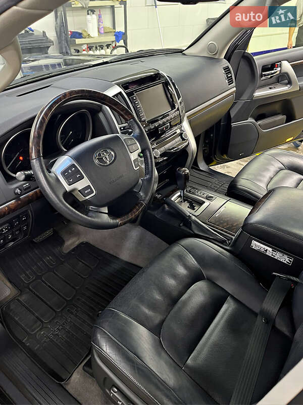 Внедорожник / Кроссовер Toyota Land Cruiser 2013 в Черновцах