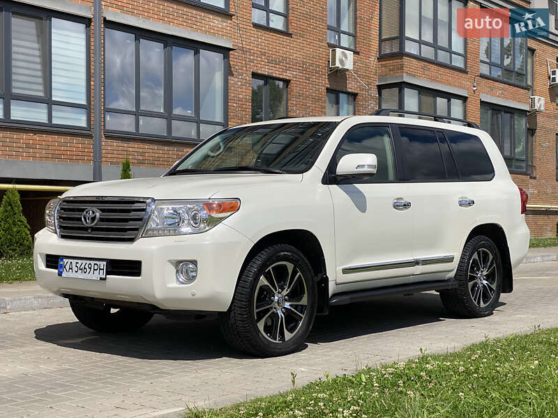 Позашляховик / Кросовер Toyota Land Cruiser 2013 в Києві
