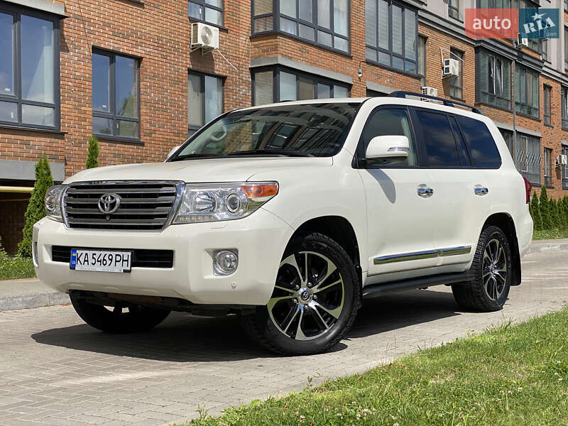 Позашляховик / Кросовер Toyota Land Cruiser 2013 в Києві