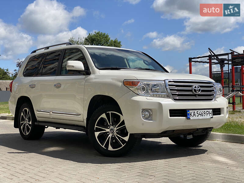 Позашляховик / Кросовер Toyota Land Cruiser 2013 в Києві