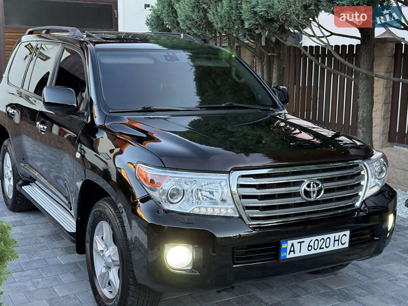 Toyota Land Cruiser 2012