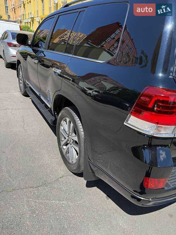 Внедорожник / Кроссовер Toyota Land Cruiser 2017 в Киеве