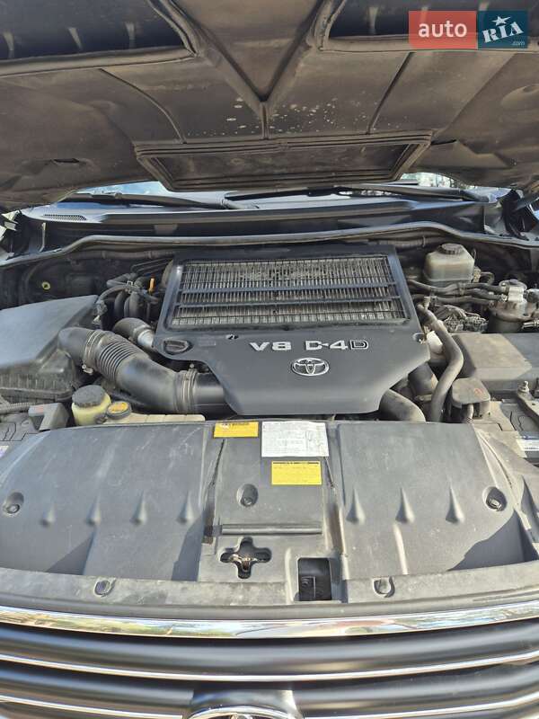 Внедорожник / Кроссовер Toyota Land Cruiser 2011 в Киеве