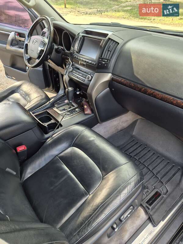 Внедорожник / Кроссовер Toyota Land Cruiser 2011 в Киеве