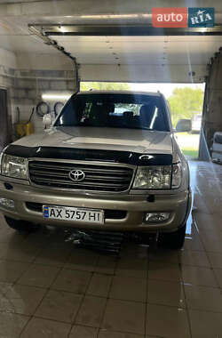 Позашляховик / Кросовер Toyota Land Cruiser 2003 в Богодухіву