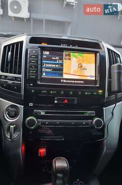 Позашляховик / Кросовер Toyota Land Cruiser 2015 в 