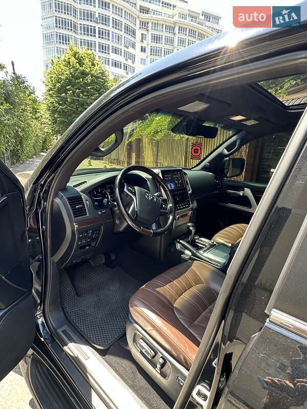 Внедорожник / Кроссовер Toyota Land Cruiser 2020 в Одессе фото 16 Внедорожник / Кроссовер Toyota Land Cruiser 2020 в Одессе