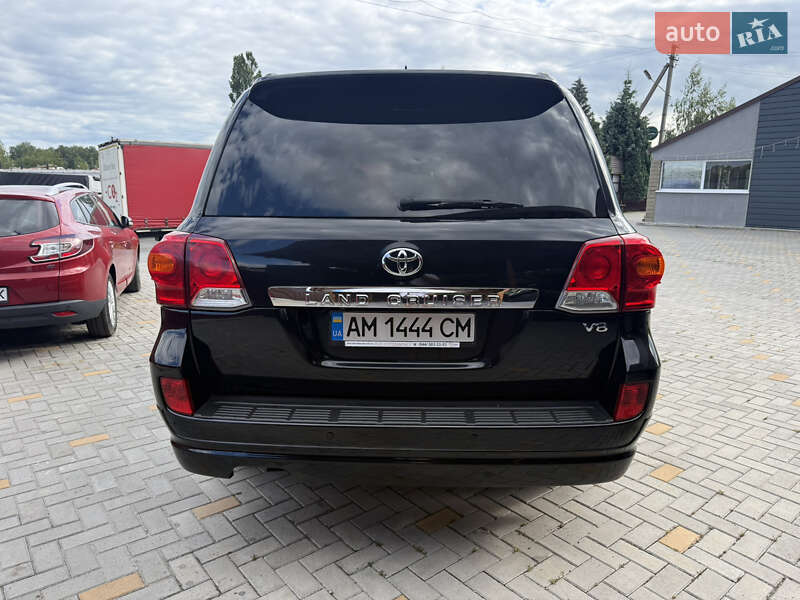 Внедорожник / Кроссовер Toyota Land Cruiser 2014 в Звягеле