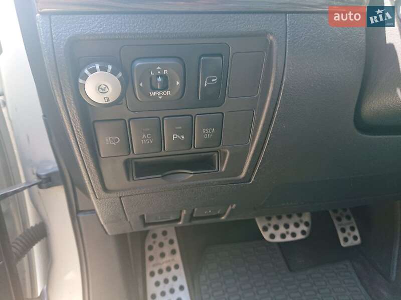 Внедорожник / Кроссовер Toyota Land Cruiser 2007 в Днепре