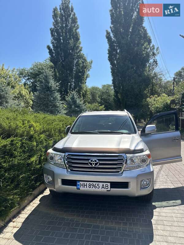Toyota Land Cruiser 2012