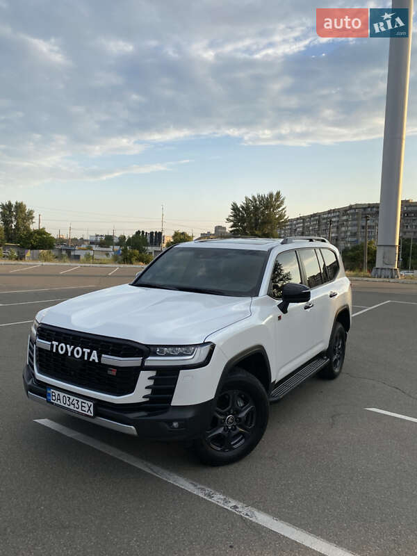 Внедорожник / Кроссовер Toyota Land Cruiser 2022 в 