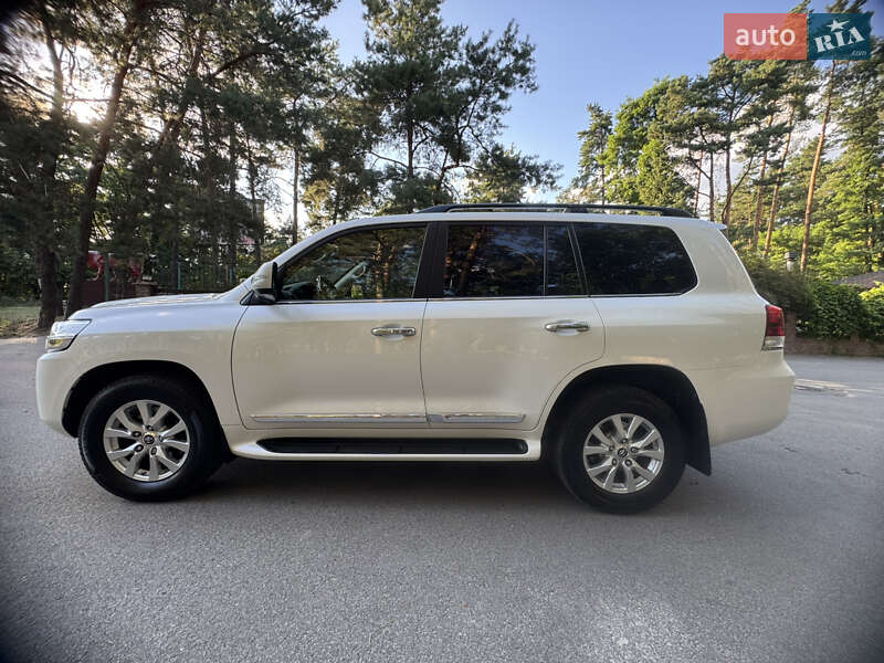 Внедорожник / Кроссовер Toyota Land Cruiser 2017 в Киеве фото 10 Внедорожник / Кроссовер Toyota Land Cruiser 2017 в Киеве