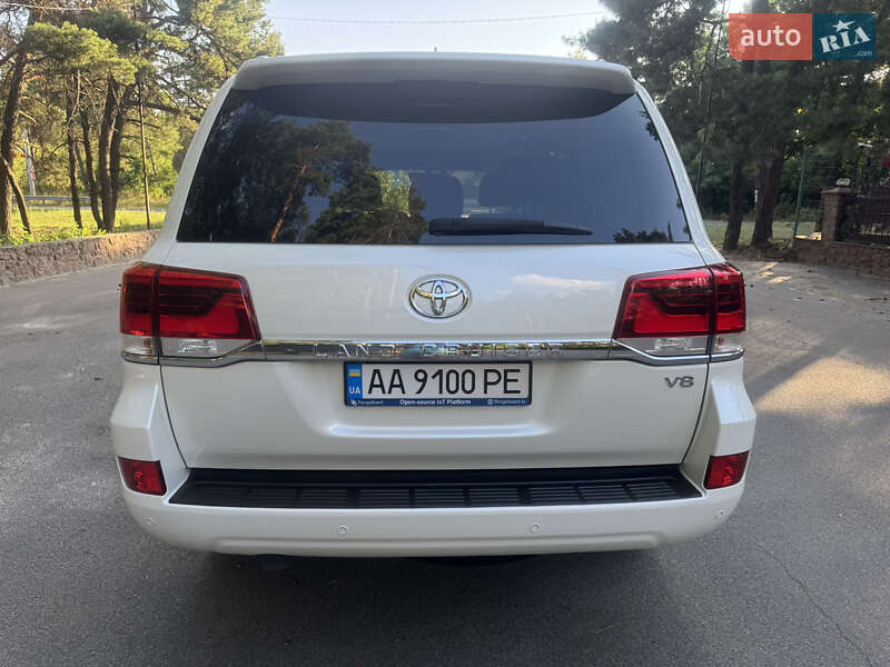 Внедорожник / Кроссовер Toyota Land Cruiser 2017 в Киеве фото 16 Внедорожник / Кроссовер Toyota Land Cruiser 2017 в Киеве