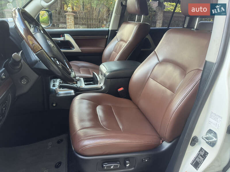 Внедорожник / Кроссовер Toyota Land Cruiser 2017 в Киеве фото 35 Внедорожник / Кроссовер Toyota Land Cruiser 2017 в Киеве